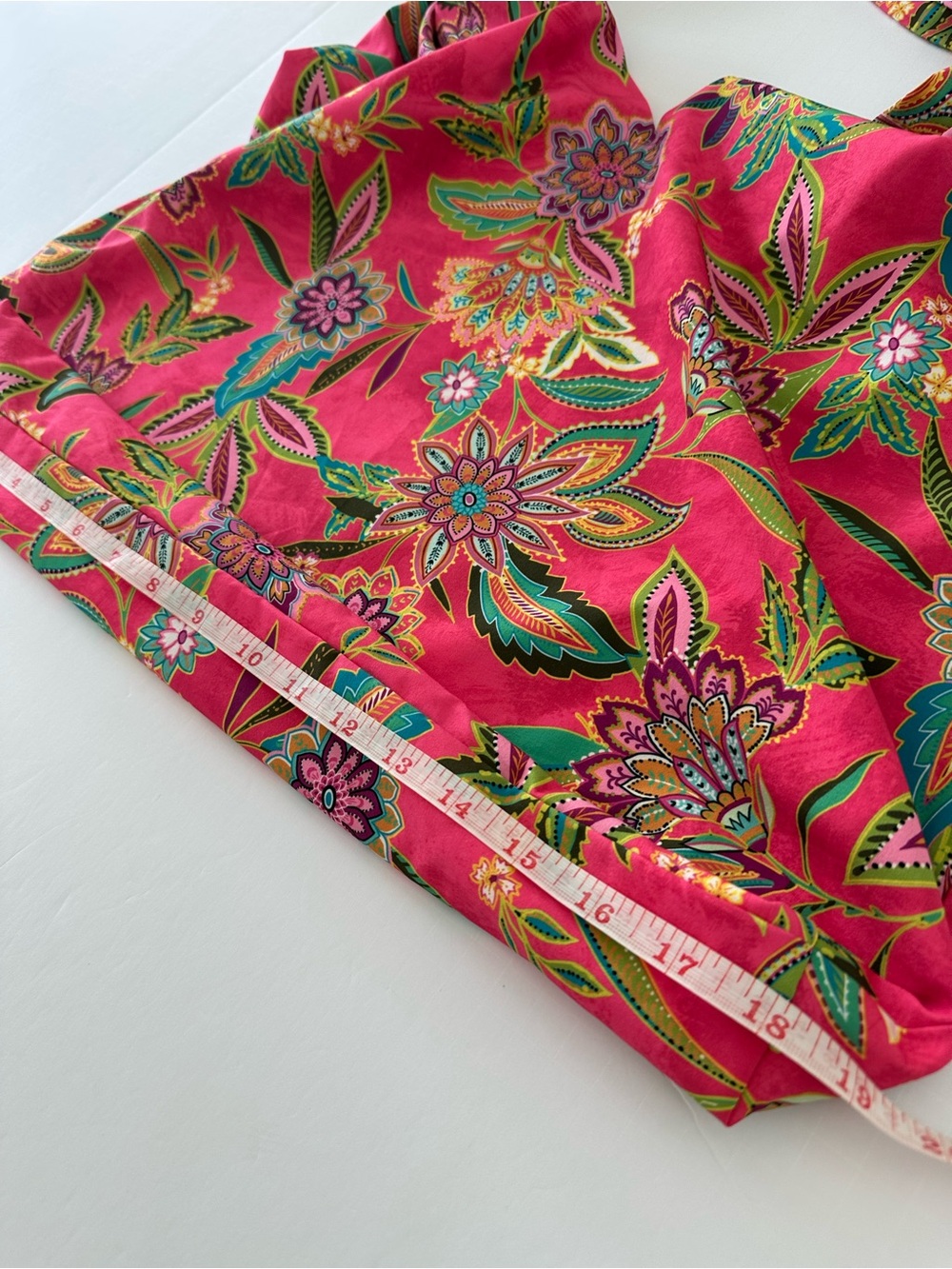 Johnny Was Flamingo Ring Beach Bag Vibrant Colors Satin Soft Material EUC - Picture 6 of 8